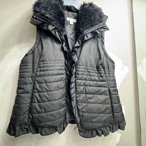 Dressbarn Black Quilted Vest with Faux Fur Collar